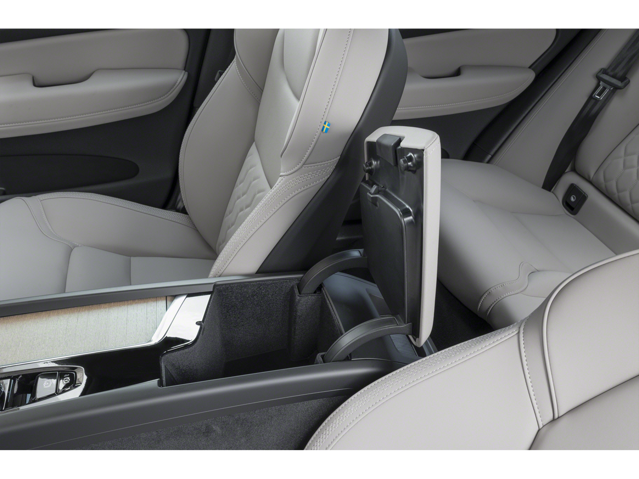 2026 Volvo XC60 B5 Ultra Black Edition