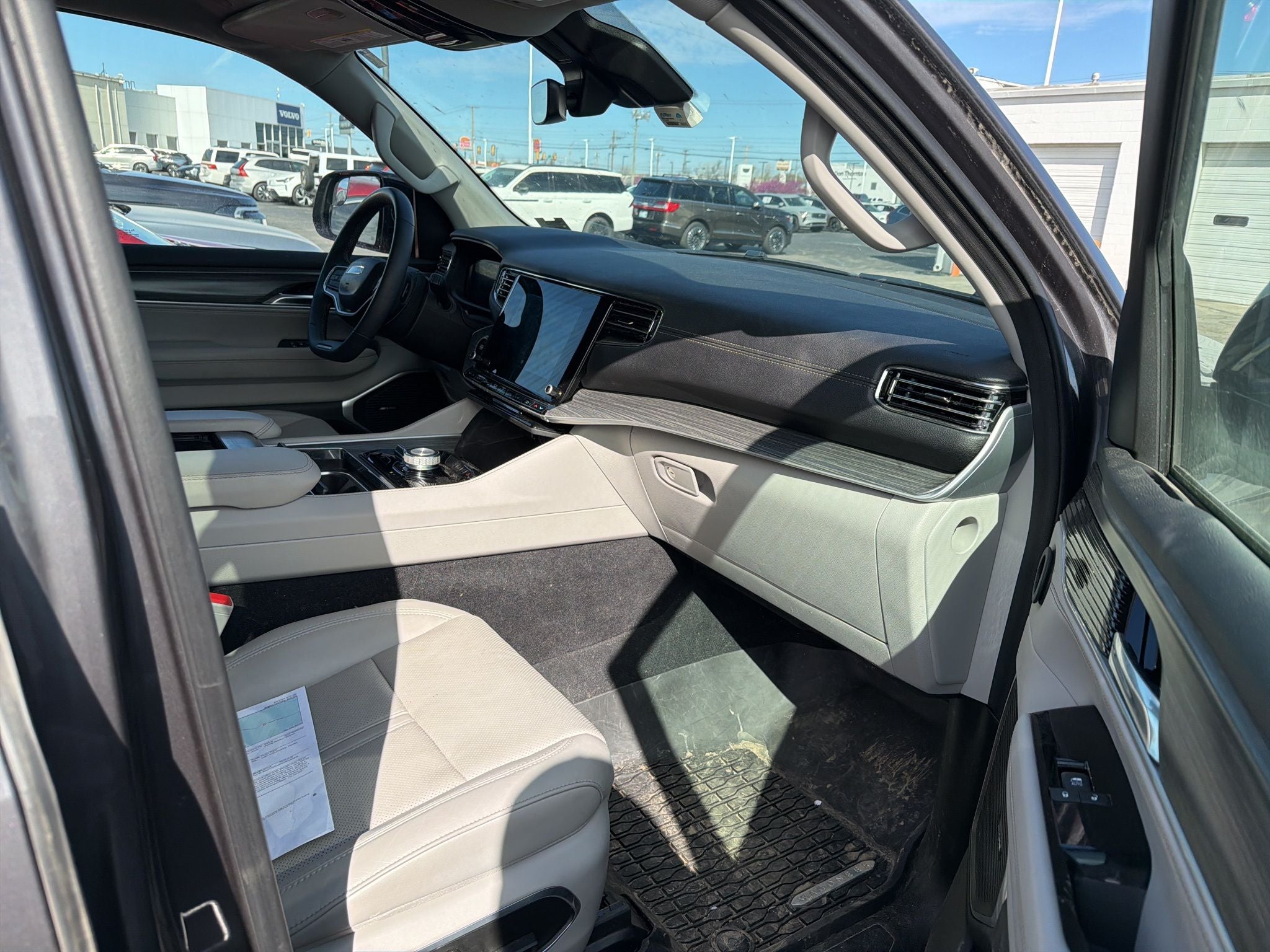 2023 Jeep Wagoneer Series II