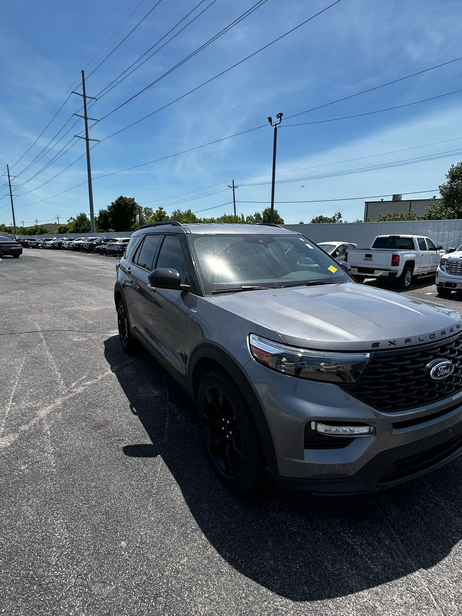 2024 Ford Explorer ST-Line