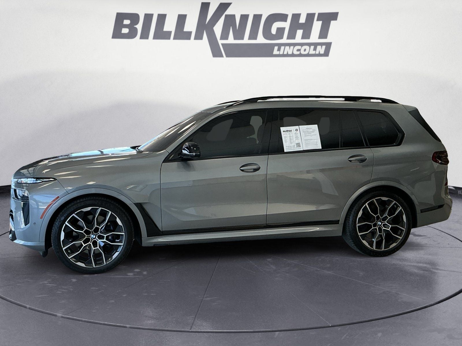 2023 BMW X7 M60i
