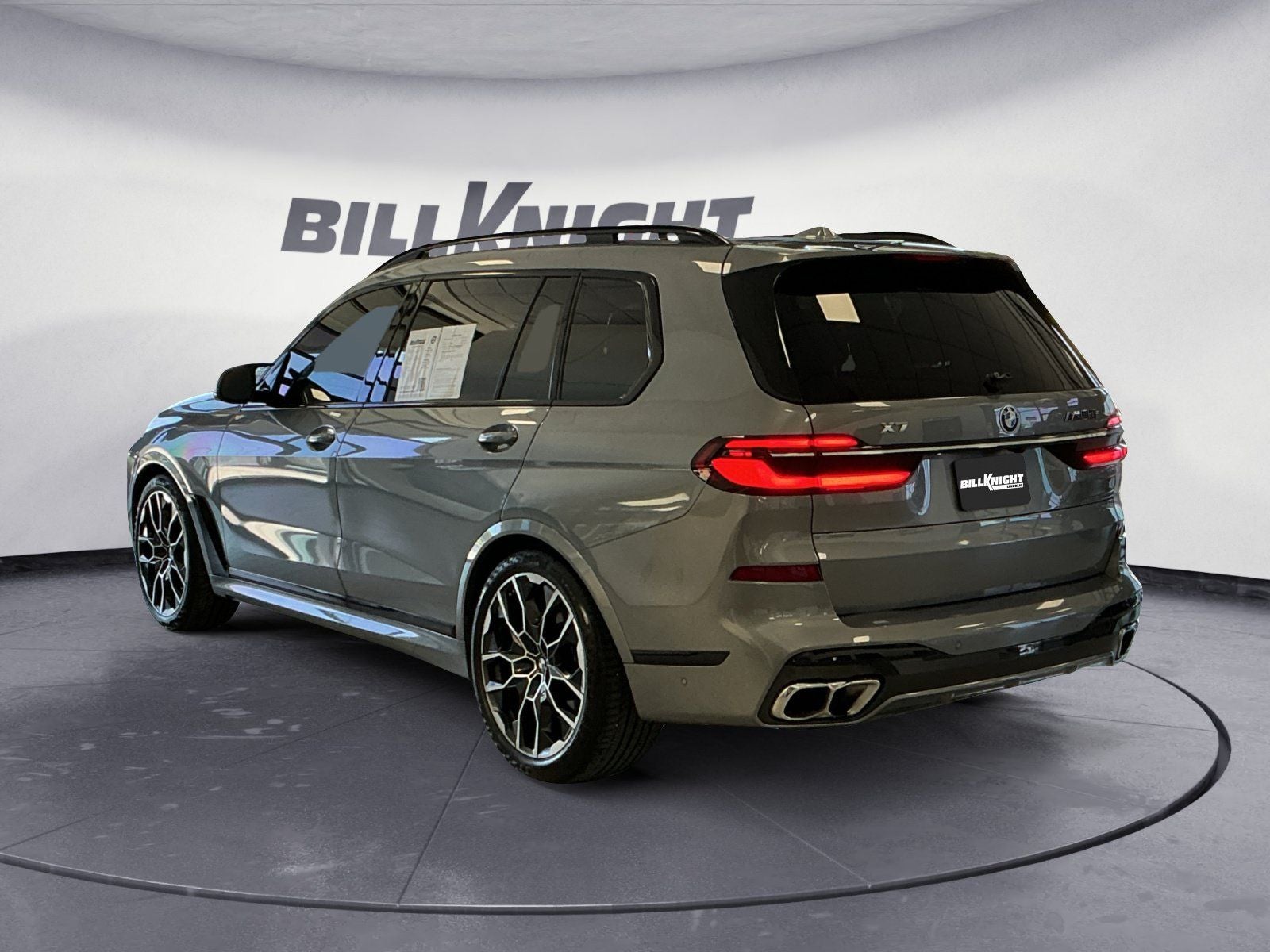2023 BMW X7 M60i