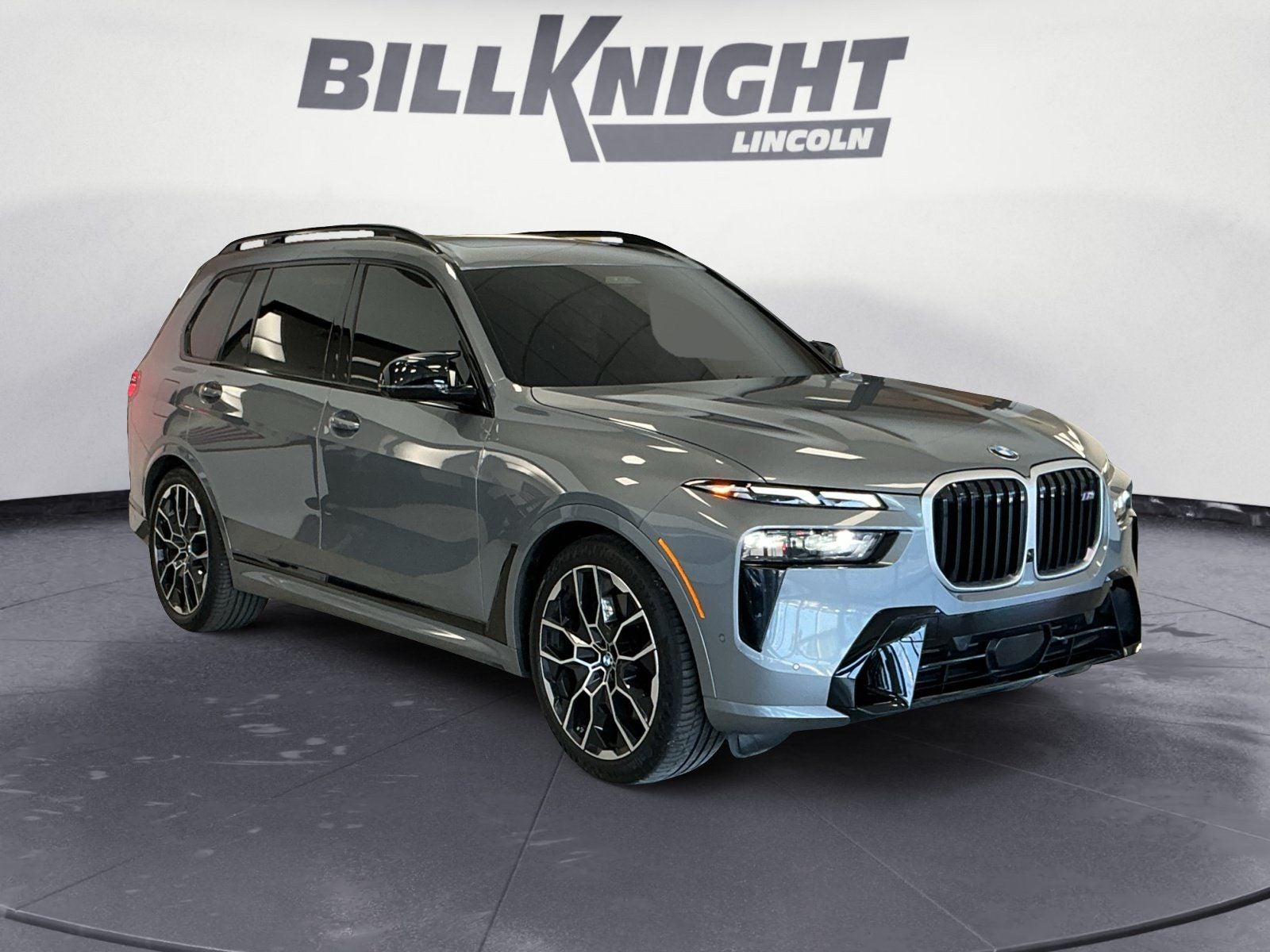 2023 BMW X7 M60i