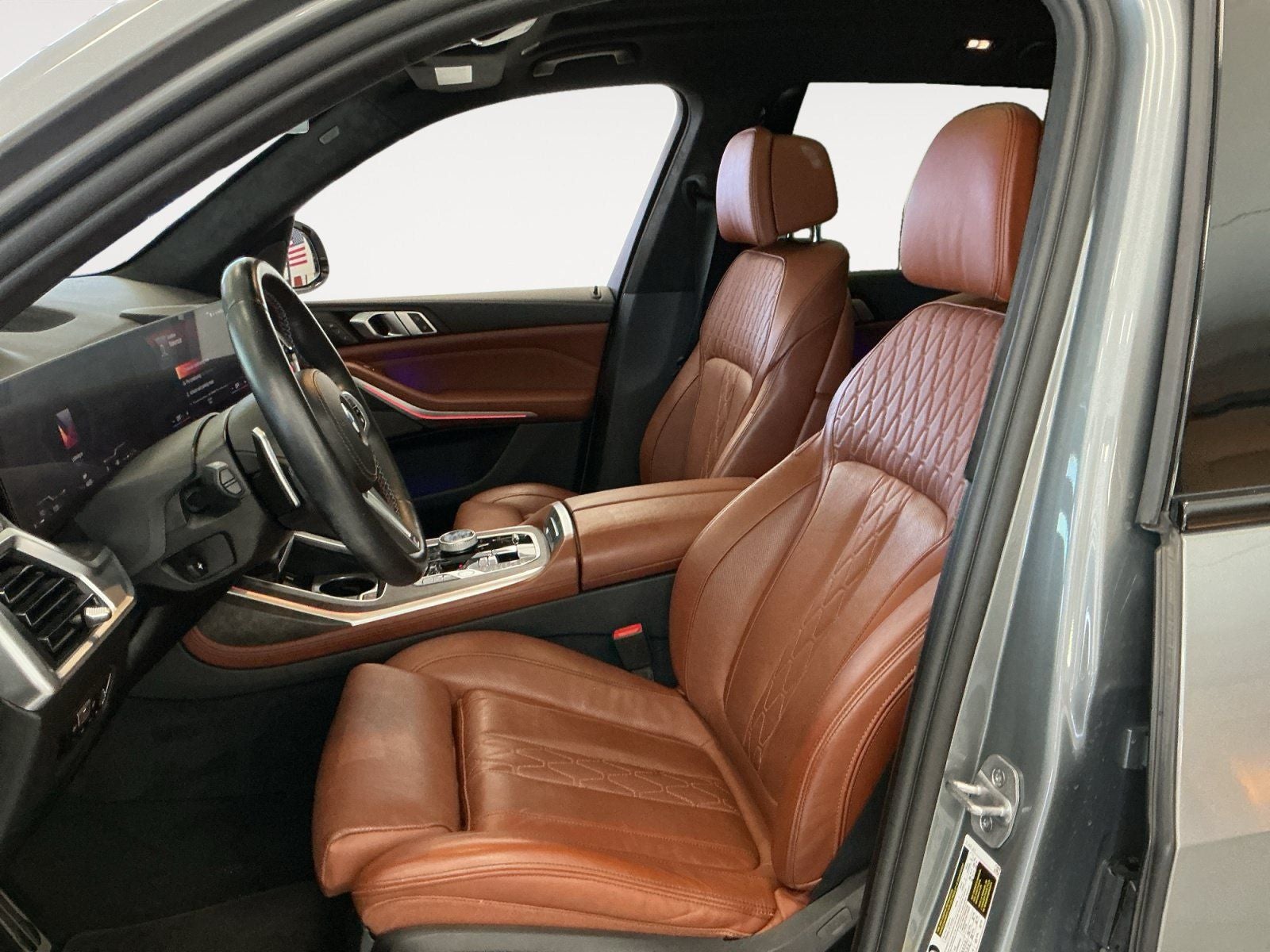 2023 BMW X7 M60i