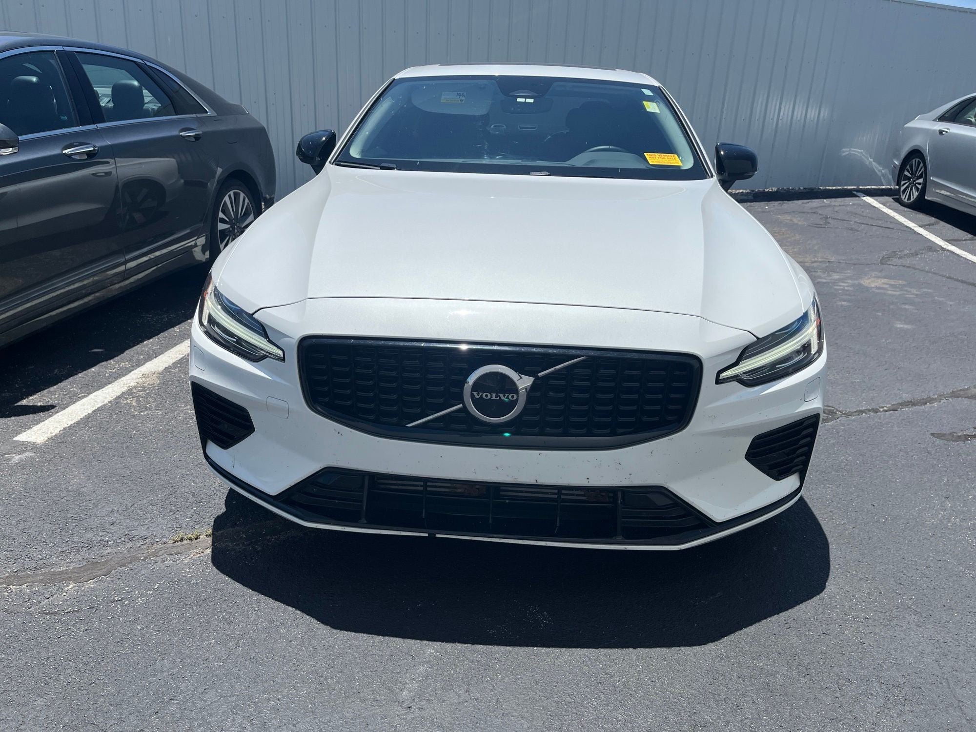 2024 Volvo S60 Recharge Plug-In Hybrid T8 Core Dark Theme