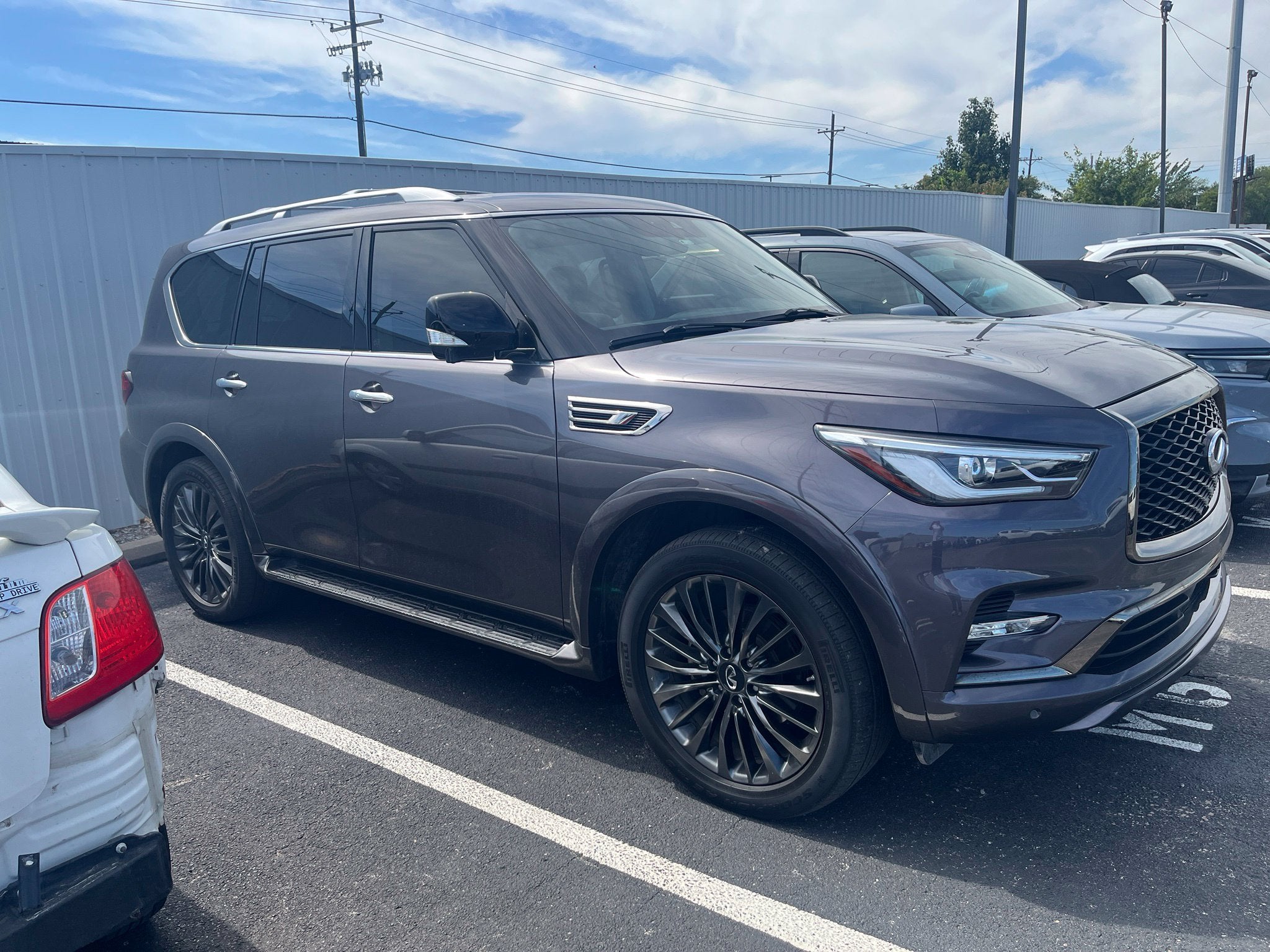 2022 INFINITI QX80 Premium Select