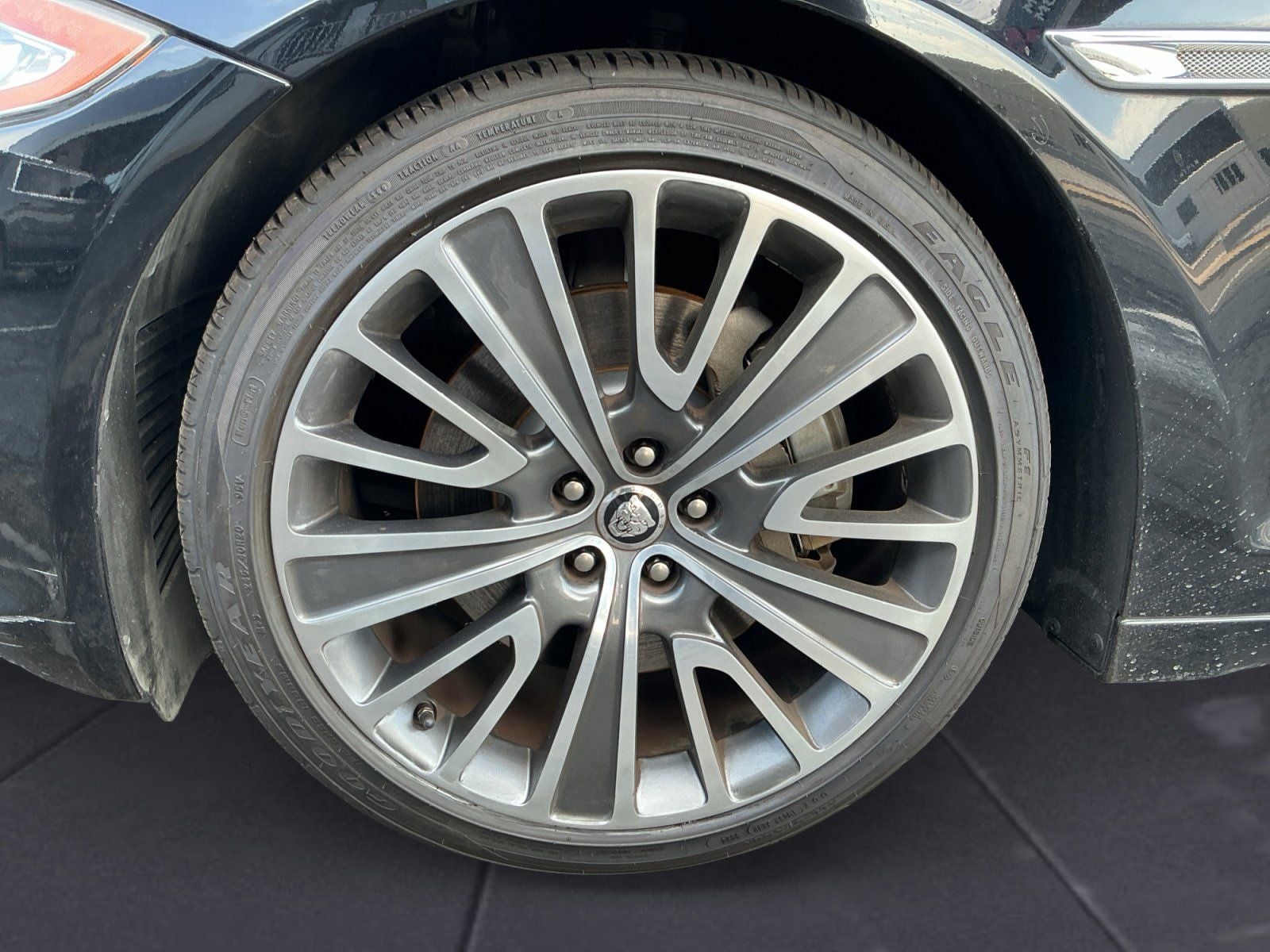 2013 Jaguar XJ Base