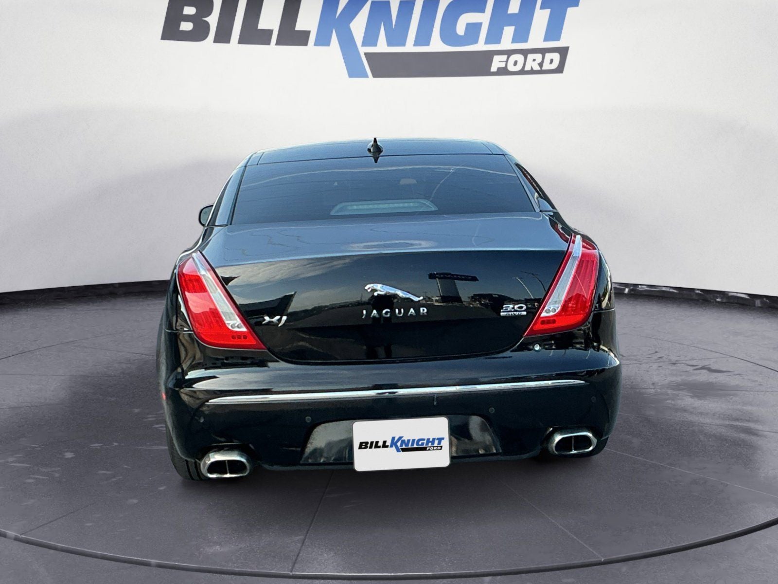 2013 Jaguar XJ Base