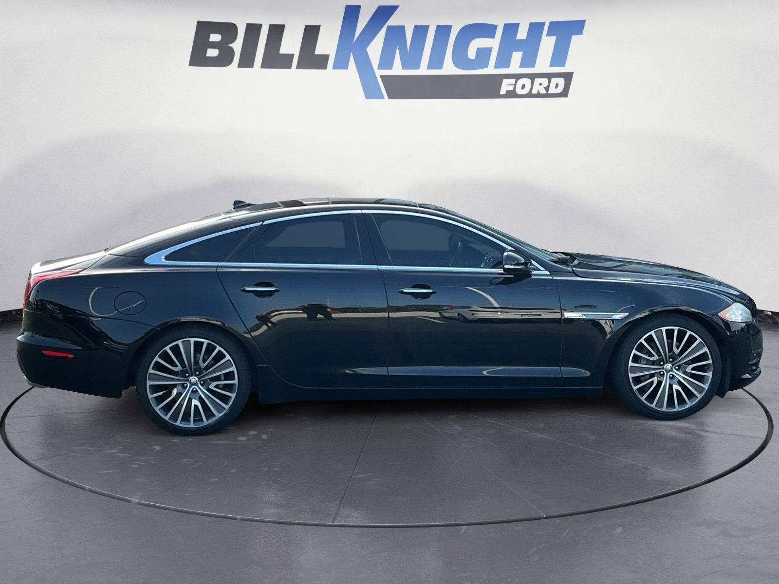 2013 Jaguar XJ Base