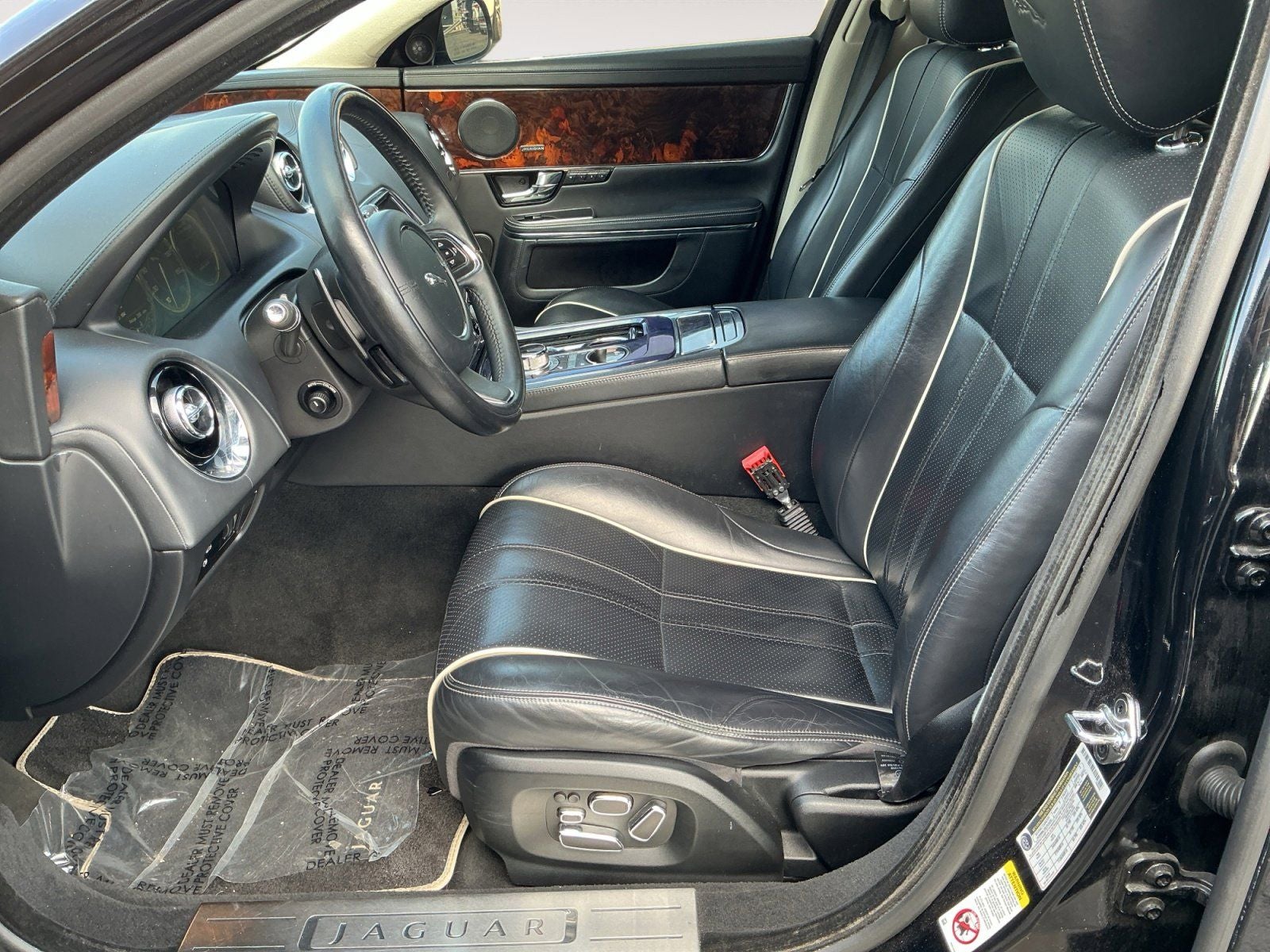 2013 Jaguar XJ Base