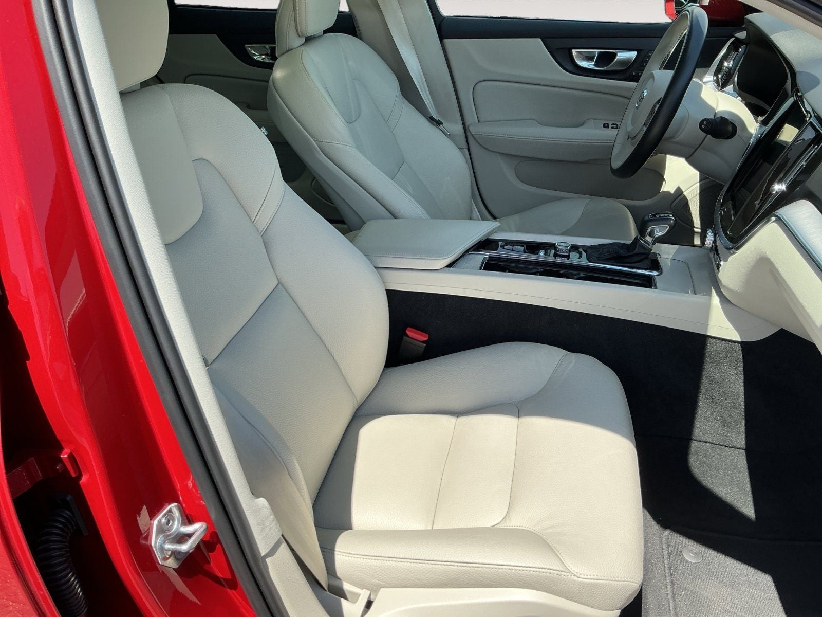 2020 Volvo V60 T5