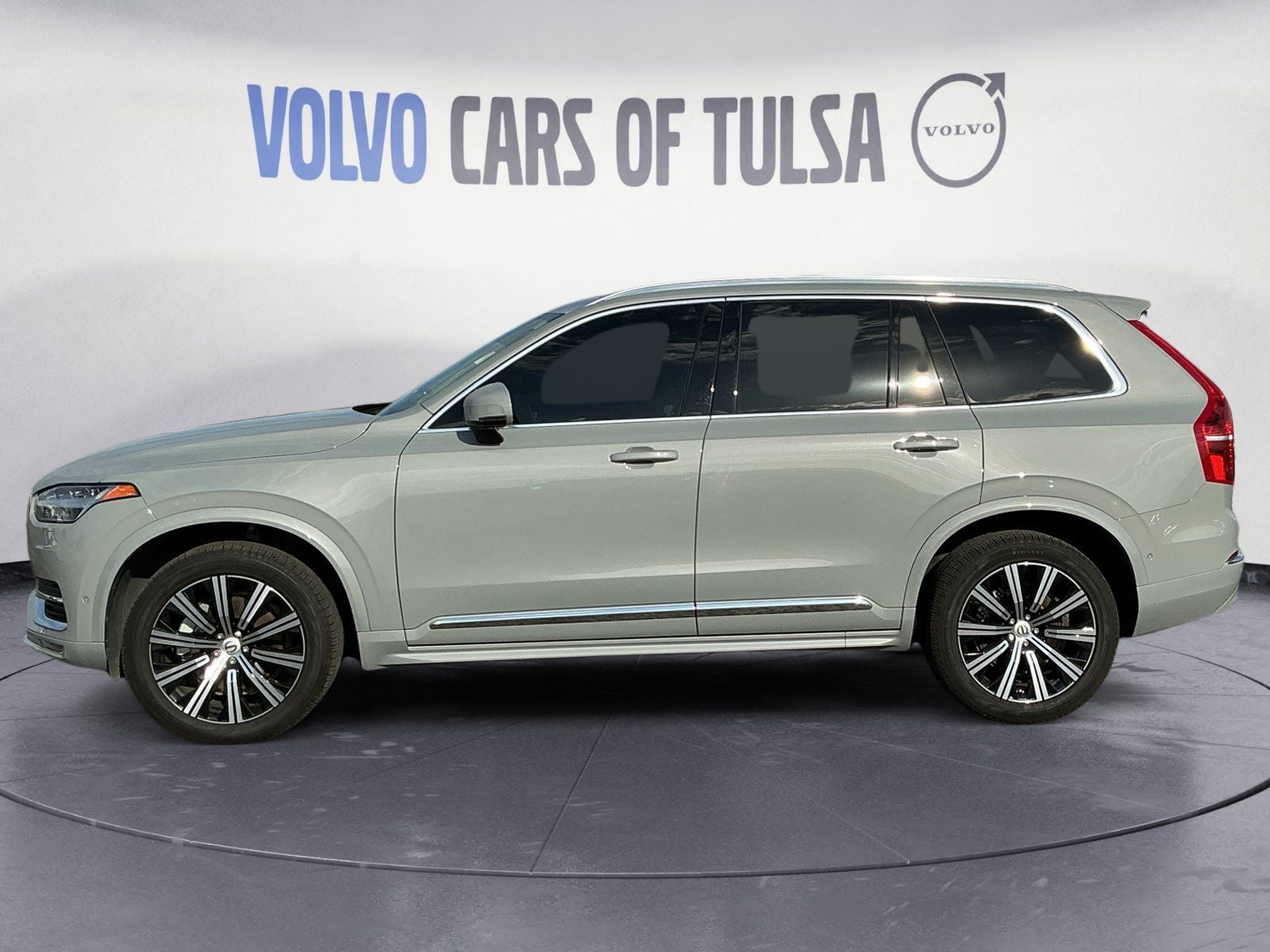 2025 Volvo XC90 B6 Plus 7-Seater