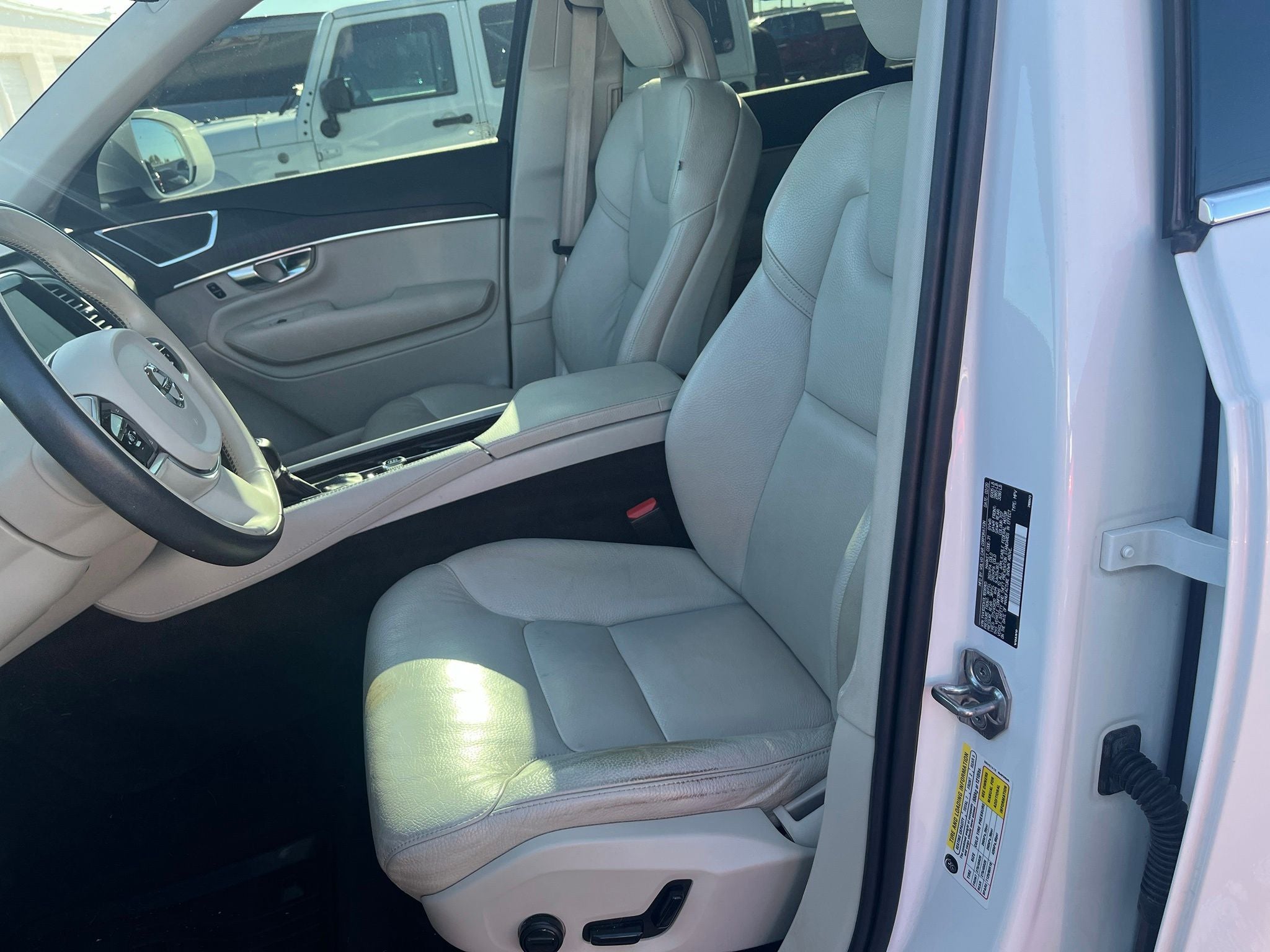 2020 Volvo XC90 T5 Momentum