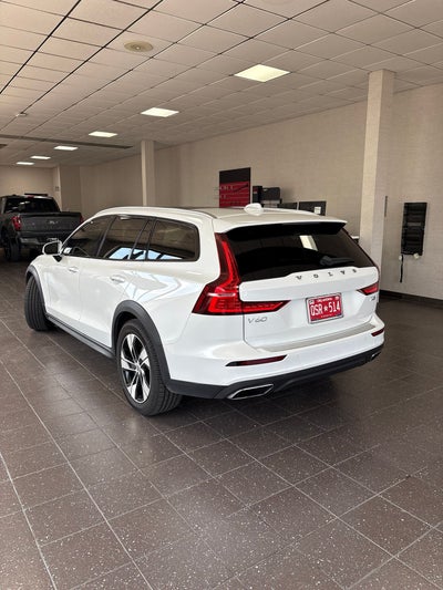 2020 Volvo V60 Cross Country T5