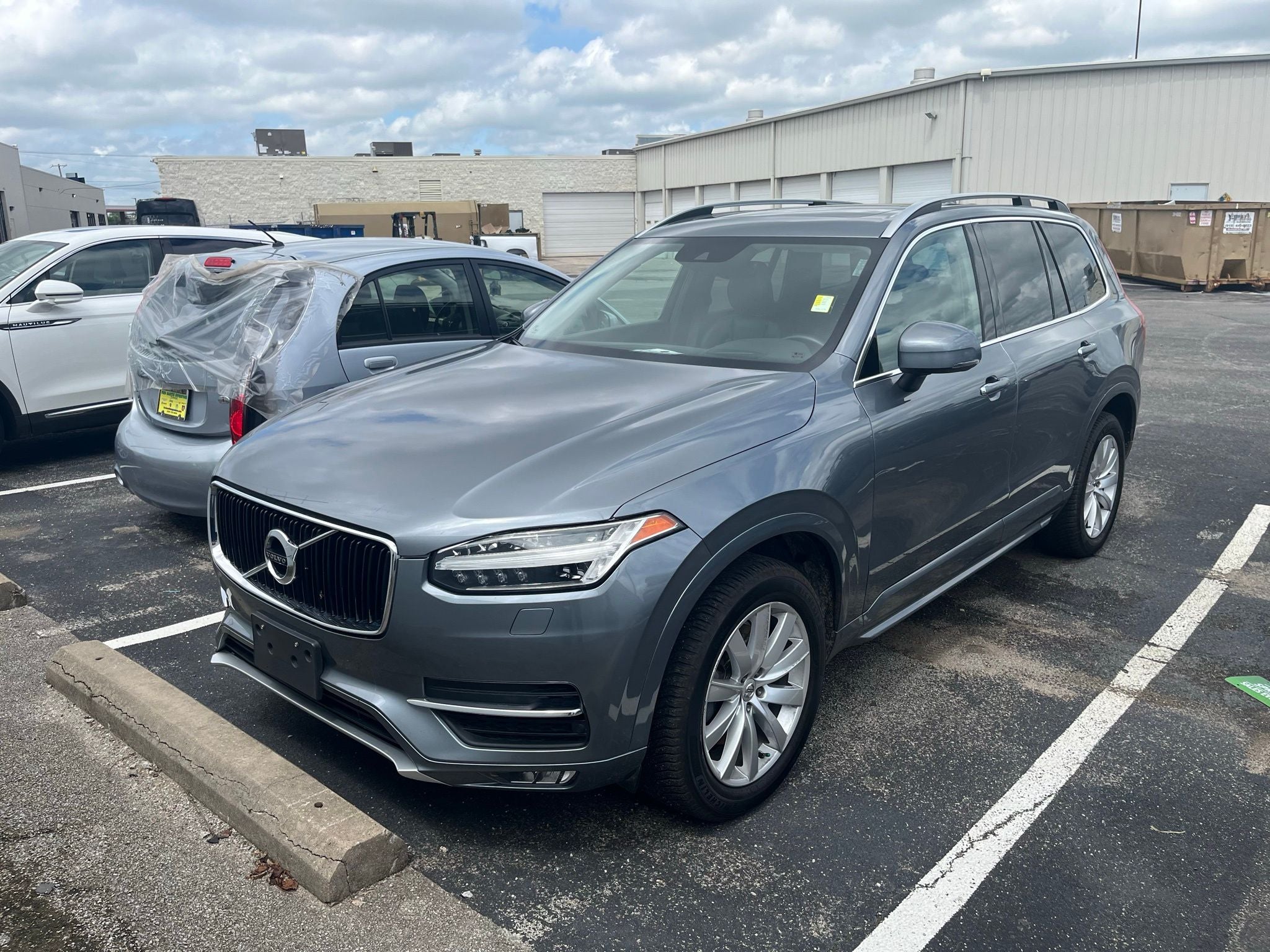 2016 Volvo XC90 T6 Momentum