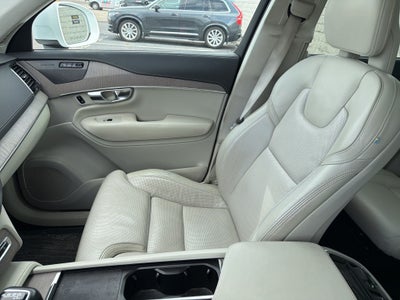 2022 Volvo XC90 T6 Inscription