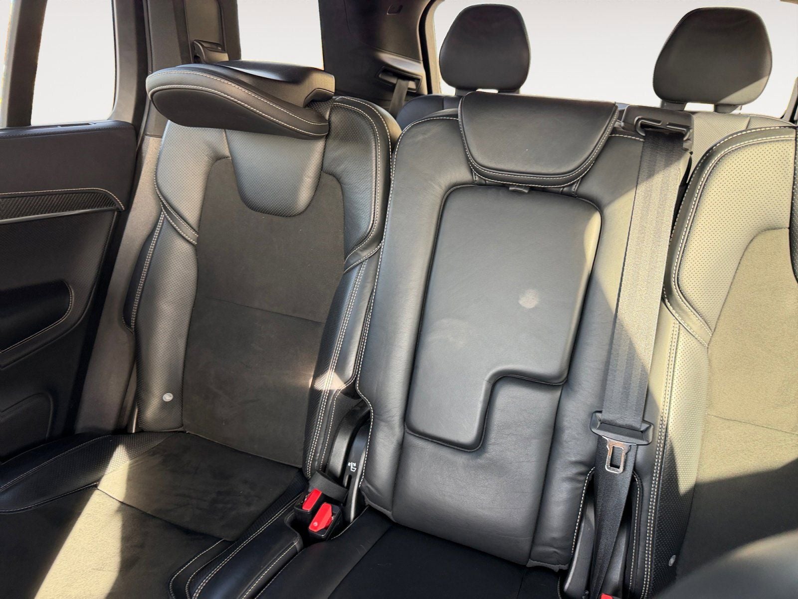 2019 Volvo XC90 T6 R-Design