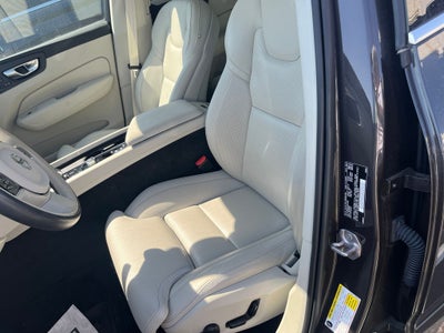 2022 Volvo XC60 Recharge Plug-In Hybrid T8 Inscription
