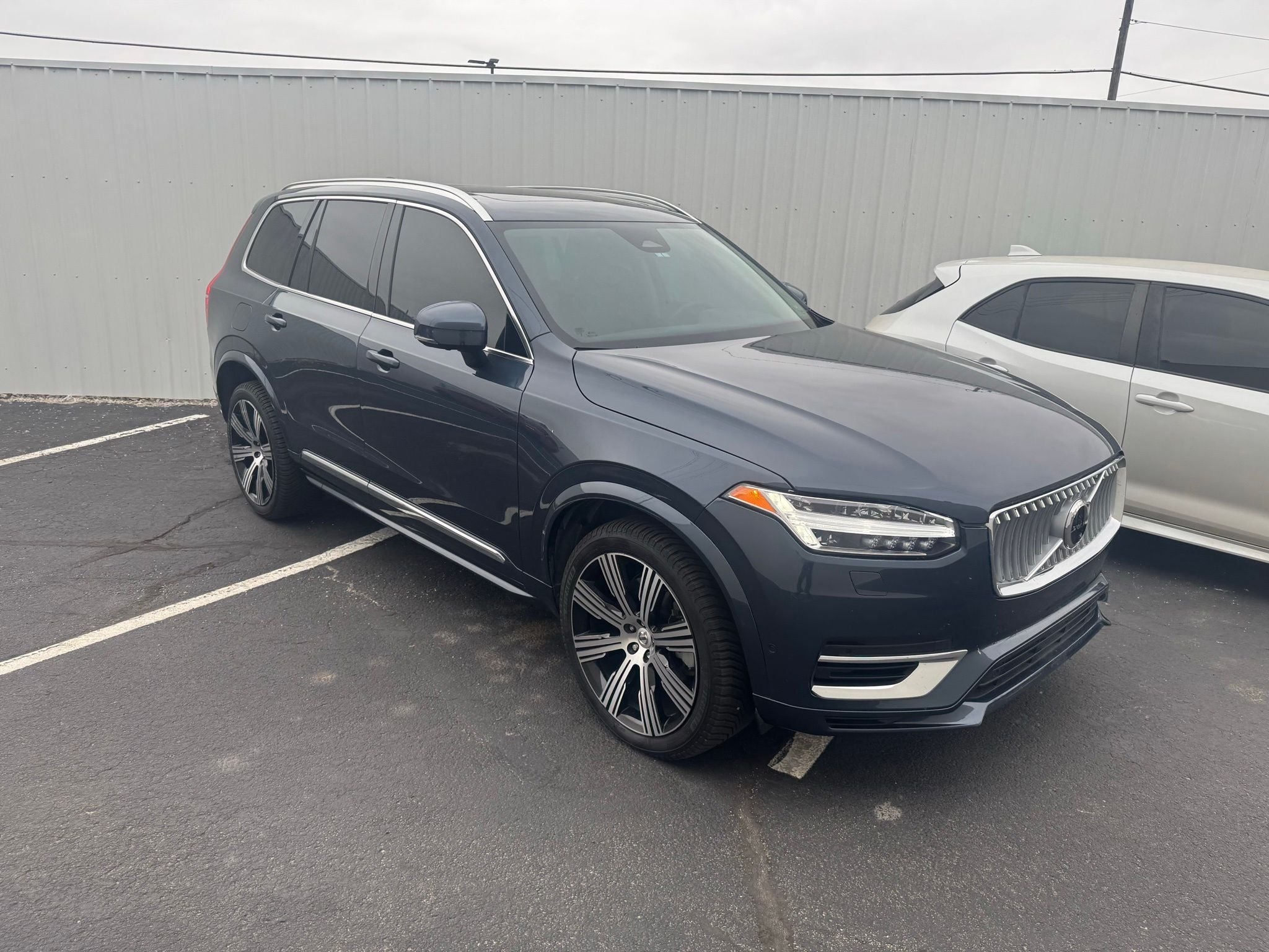 2025 Volvo XC90 Plug-In Hybrid T8 Plus 6 Passenger