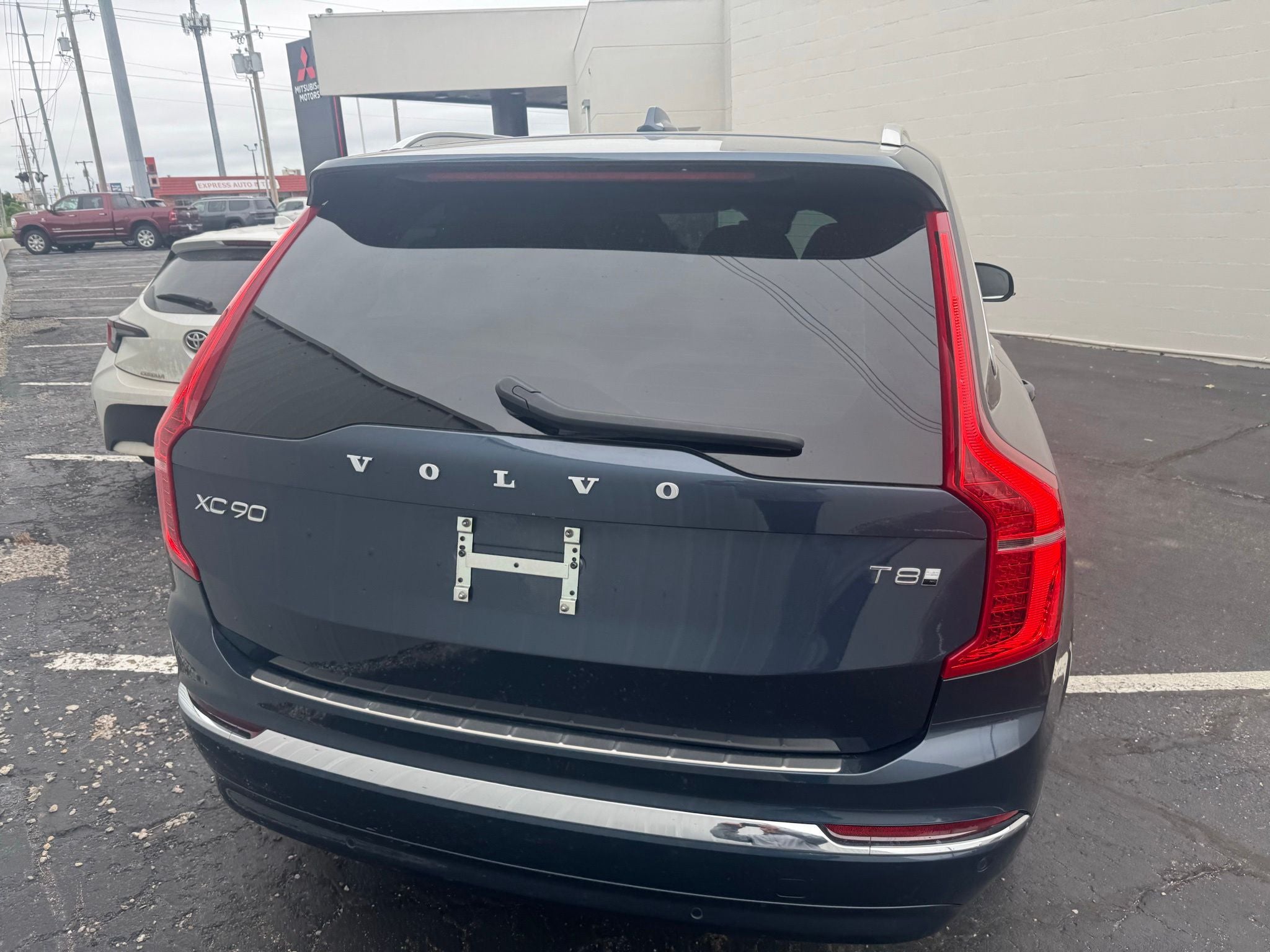 2025 Volvo XC90 Plug-In Hybrid T8 Plus 6 Passenger
