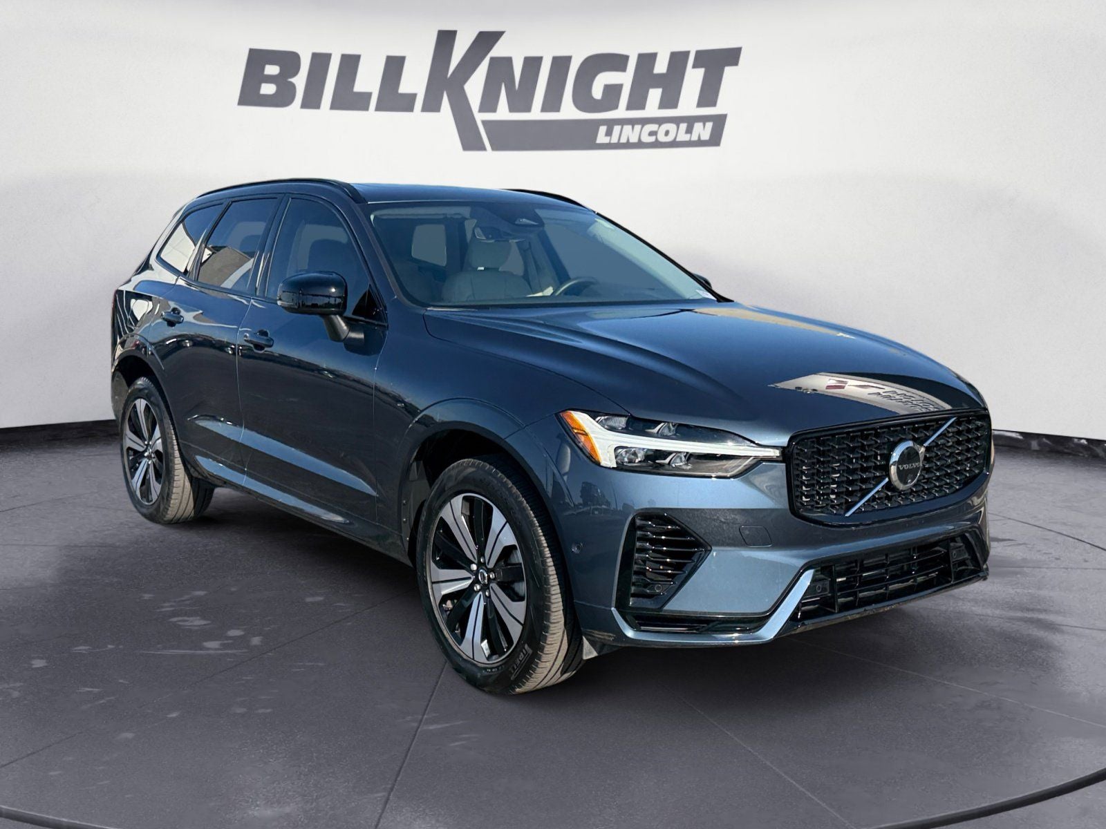 2025 Volvo XC60 Plug-In Hybrid T8 Plus