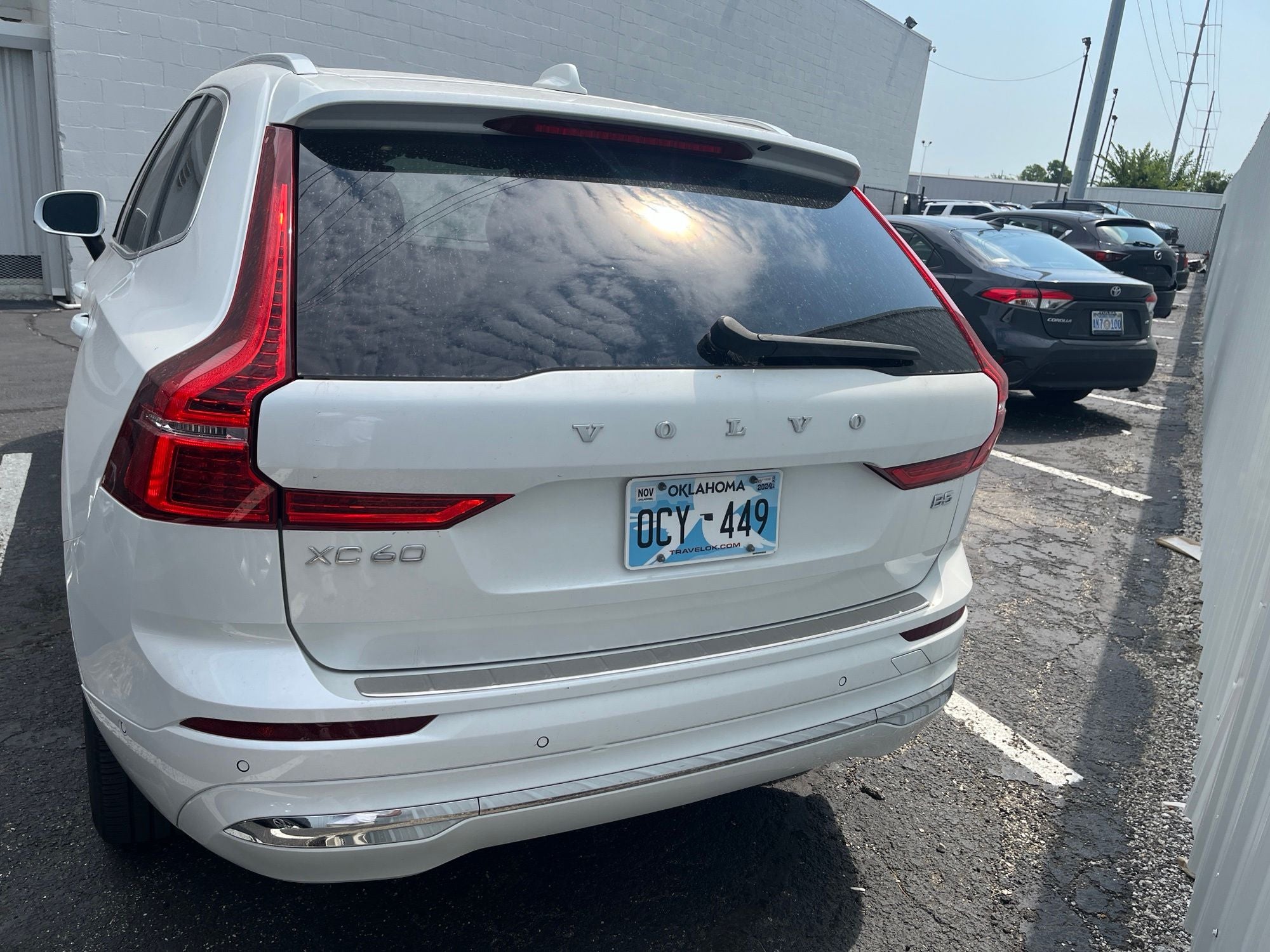 2023 Volvo XC60 B5 Plus Bright Theme