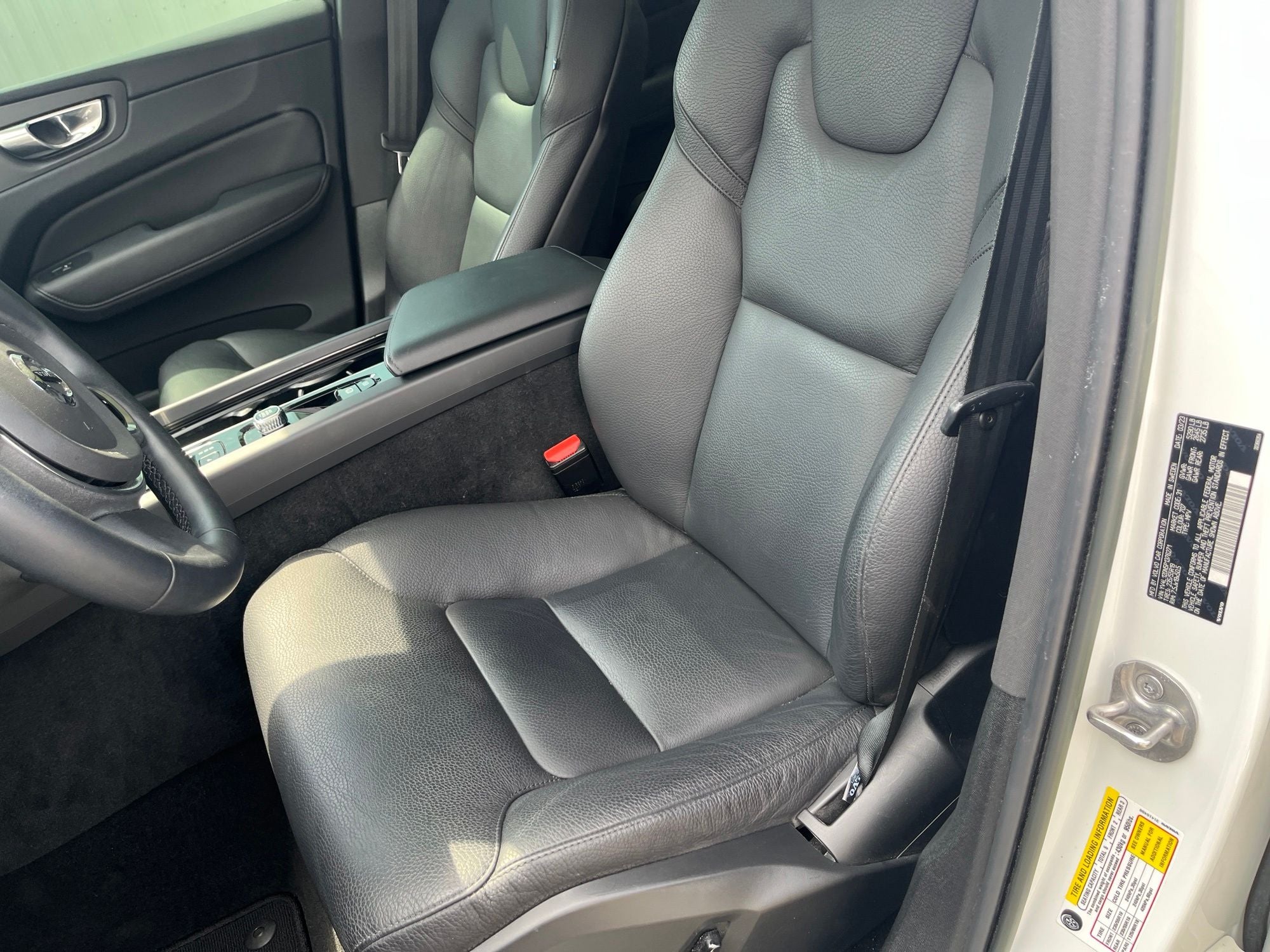 2023 Volvo XC60 B5 Plus Bright Theme