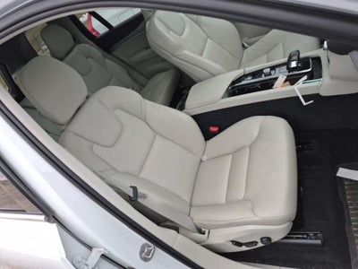 2023 Volvo XC90 B5 Core