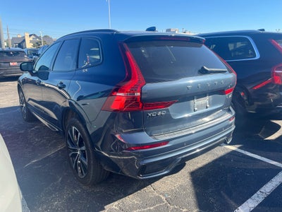 2024 Volvo XC60 B5 Ultimate Dark Theme