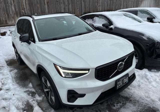 2023 Volvo XC60 B5 Plus Bright Theme