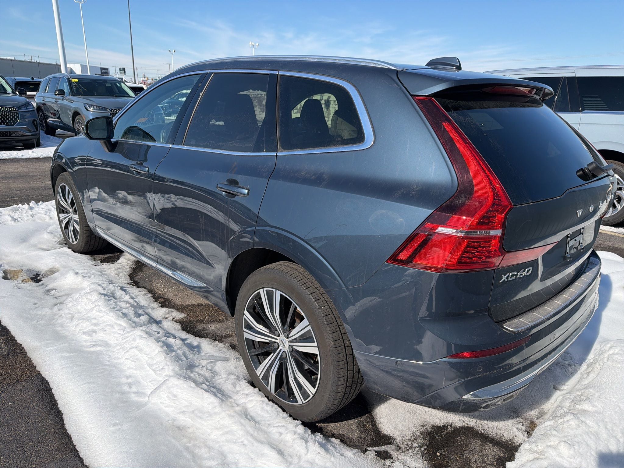 2023 Volvo XC60 B5 Plus Bright Theme