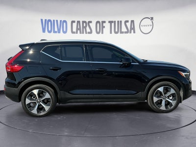 2025 Volvo XC40 B5 Plus Bright Theme