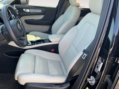 2025 Volvo XC40 B5 Plus Bright Theme
