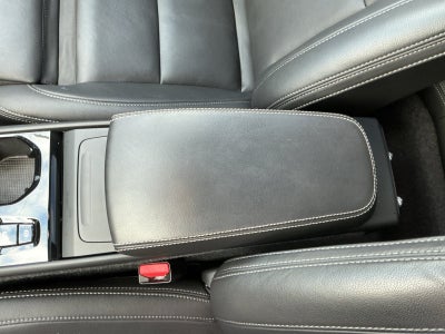 2025 Volvo XC40 B5 Ultra Dark Theme