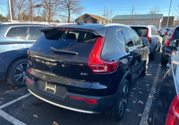 2023 Volvo XC40 B5 Plus Bright Theme