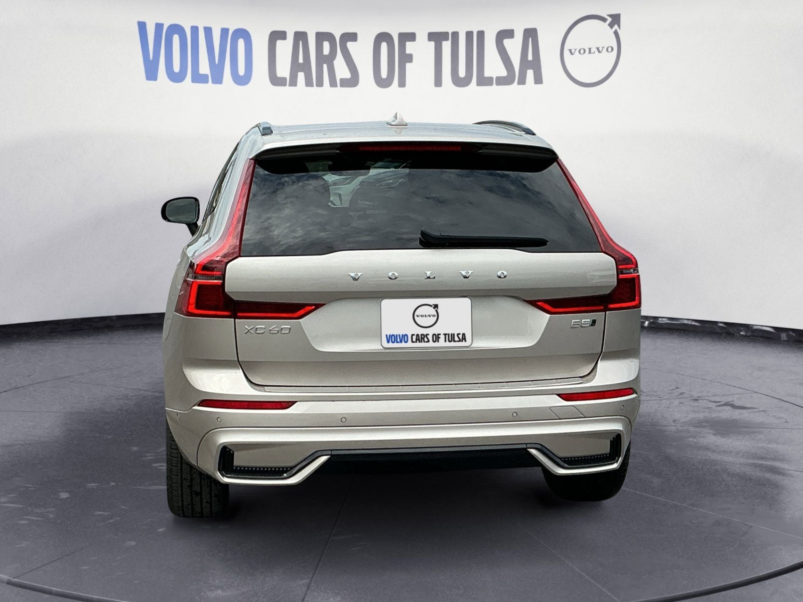 2026 Volvo XC60 B5 Plus