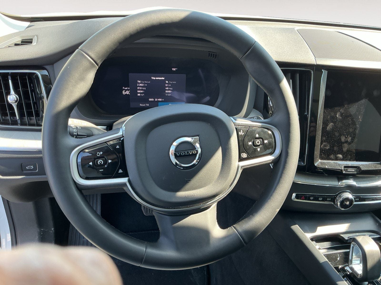 2025 Volvo XC60 B5 Plus