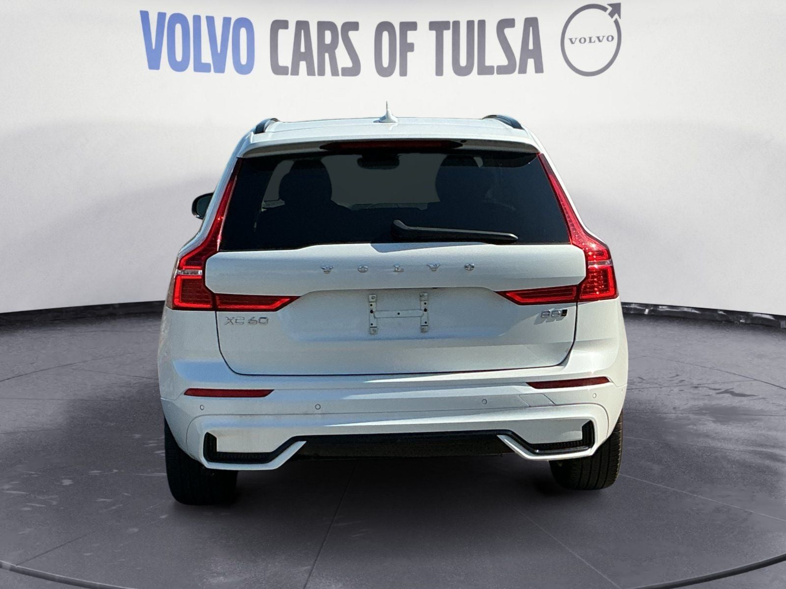 2025 Volvo XC60 B5 Plus