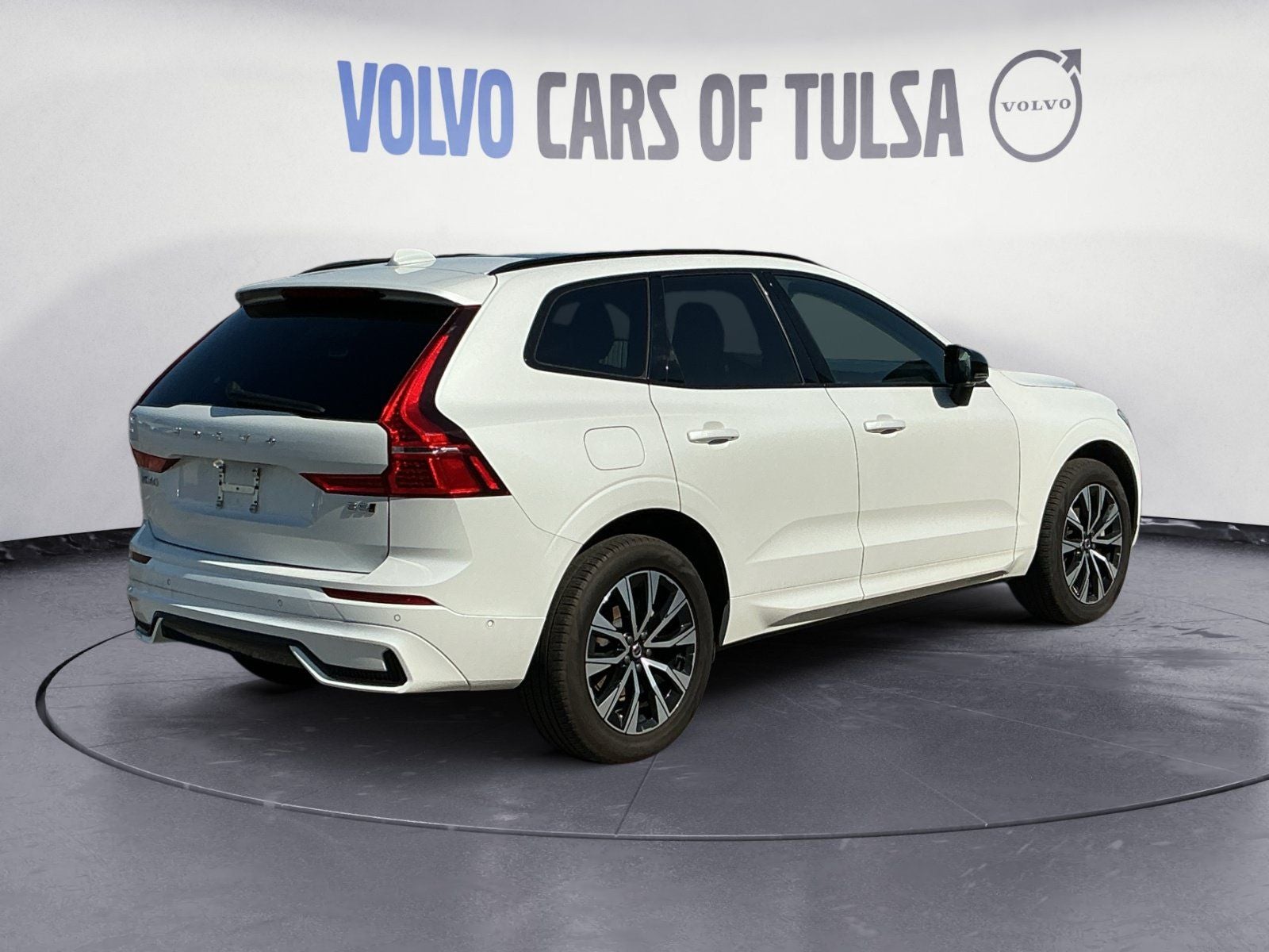 2025 Volvo XC60 B5 Plus