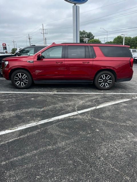 2022 GMC Yukon XL AT4