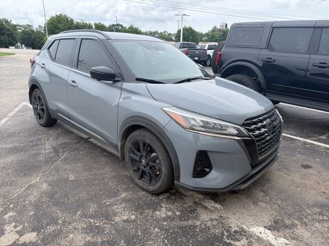 2021 Nissan Kicks SR