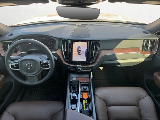 2024 Volvo XC60 B5 Plus Dark Theme