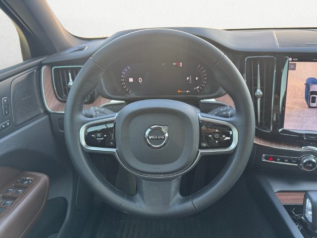 2024 Volvo XC60 B5 Plus Dark Theme