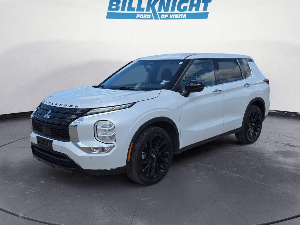 2023 Mitsubishi Outlander SE