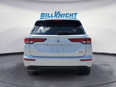 2023 Mitsubishi Outlander SE