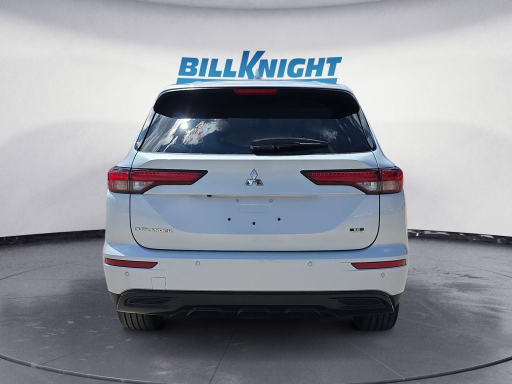 2023 Mitsubishi Outlander SE