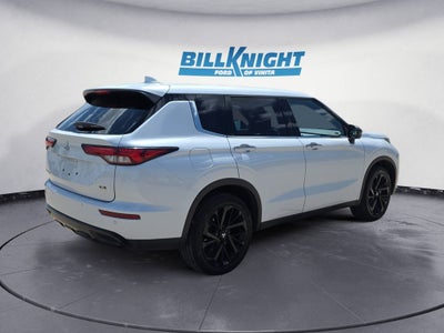 2023 Mitsubishi Outlander SE