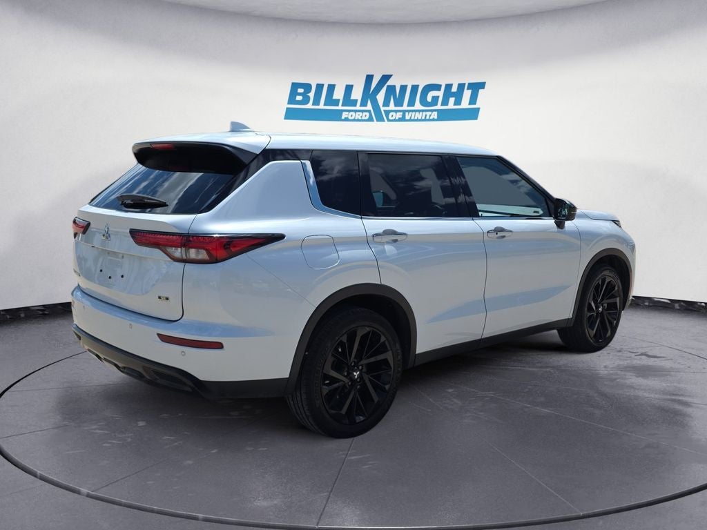 2023 Mitsubishi Outlander SE