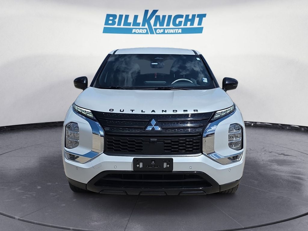 2023 Mitsubishi Outlander SE