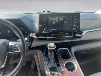 2024 Toyota Sienna XLE 8 Passenger