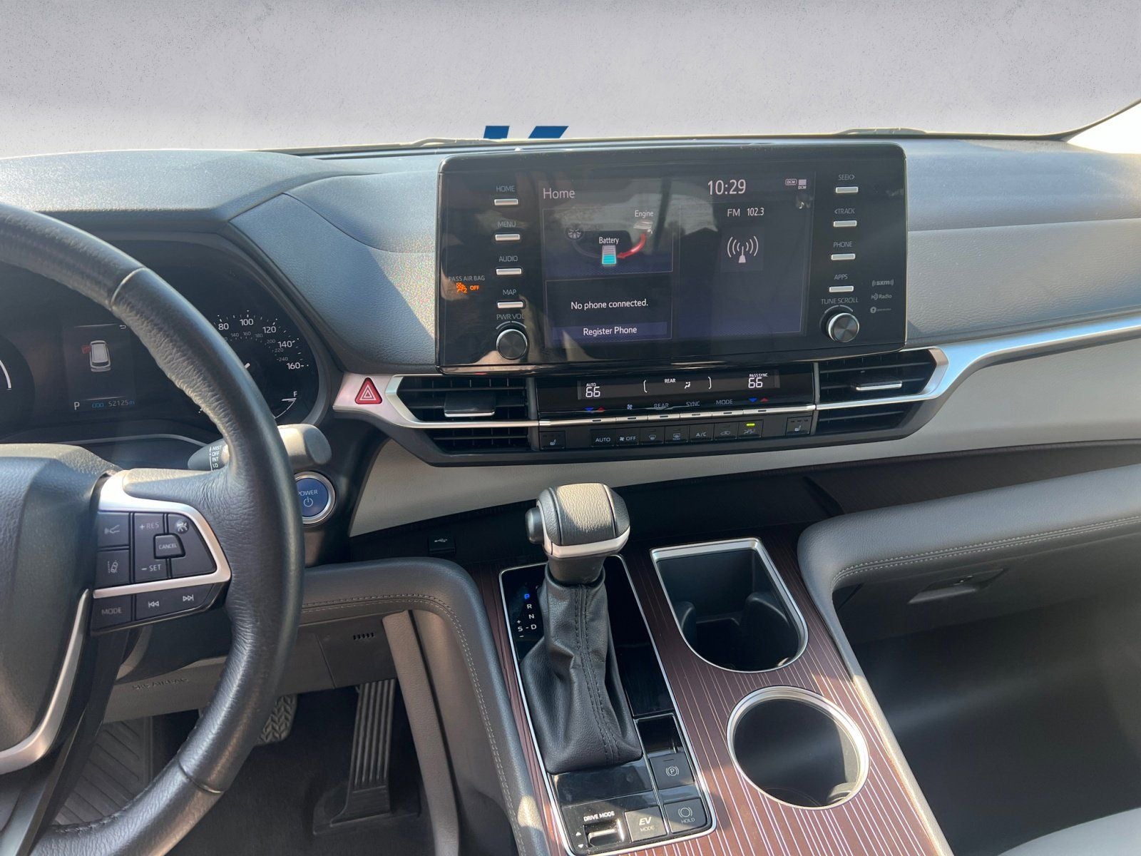 2024 Toyota Sienna XLE 8 Passenger